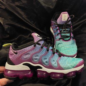 Nike Air Vapormax Plus Hyper Violet Black Volt Womens Size 7.5